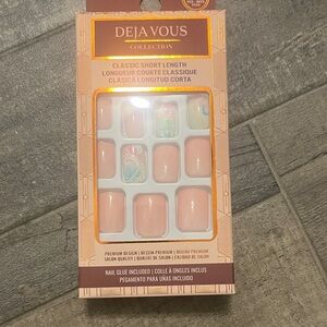 Tivoli Chic Short Nails - Soft Pink